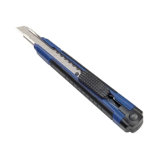 Cutter Dahle, mediu, 9 x 100 mm, cu doua rezerve Cutter Dahle, mediu, 9 x 100 mm, cu doua rezerve